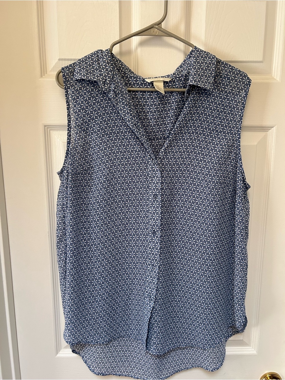 H&M Sleeveless Navy Geometric Print Blouse
